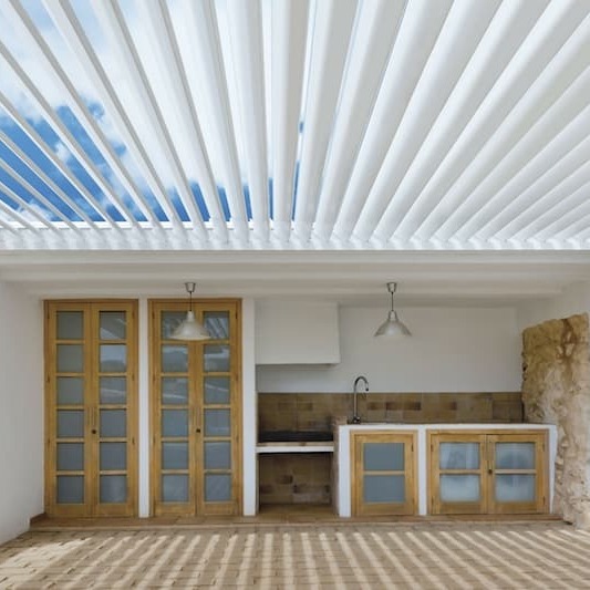 https://aluminiospamax.com/wp-content/uploads/2023/11/pergolas-bioclimaticas-aluminio-1.jpeg