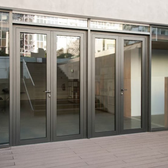 https://aluminiospamax.com/wp-content/uploads/2023/12/stilo-puerta-1.jpeg